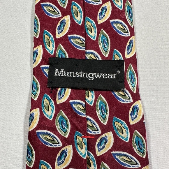 Men’s Munsingwear Silk Tie - Picture 5 of 5